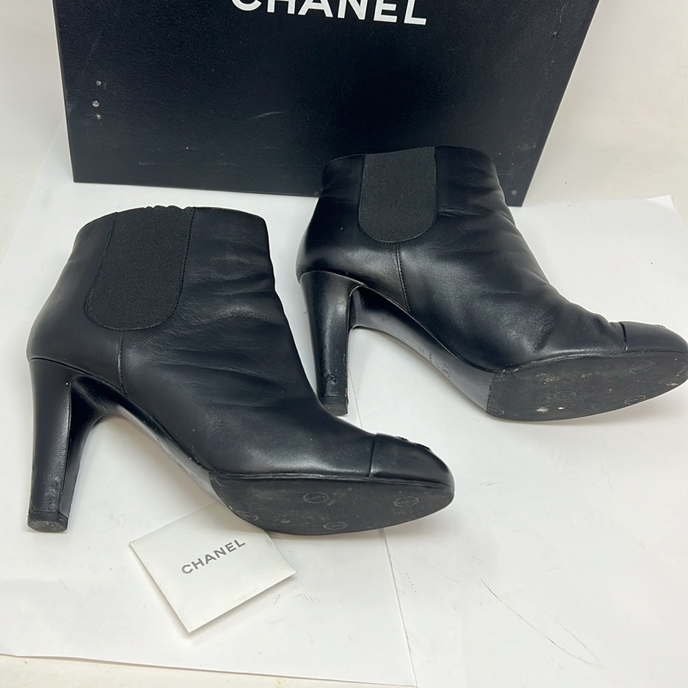 Chanel Sz 38 Short Lambskin Pull On 3.5”Heel Boots Booties - Picture 8 of 16